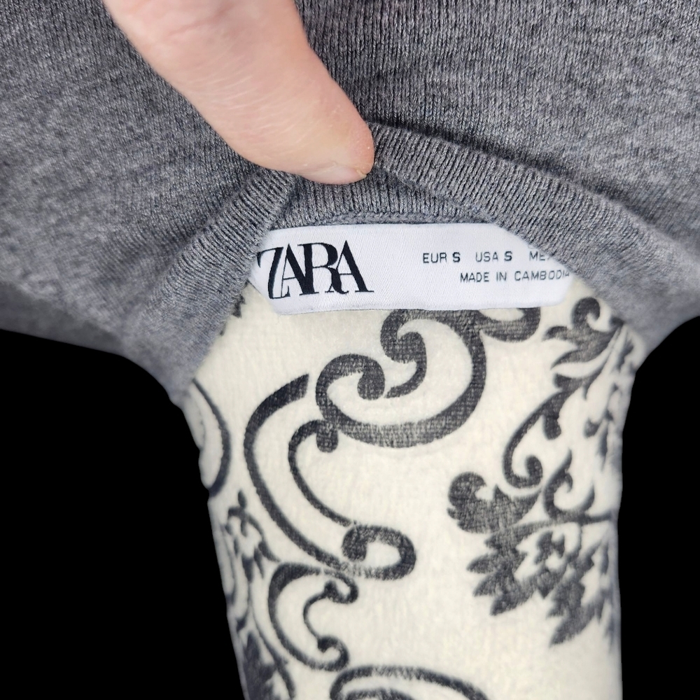 ZARA Gray V-Neck Cropped Sweater - Small - Picture 6 of 6